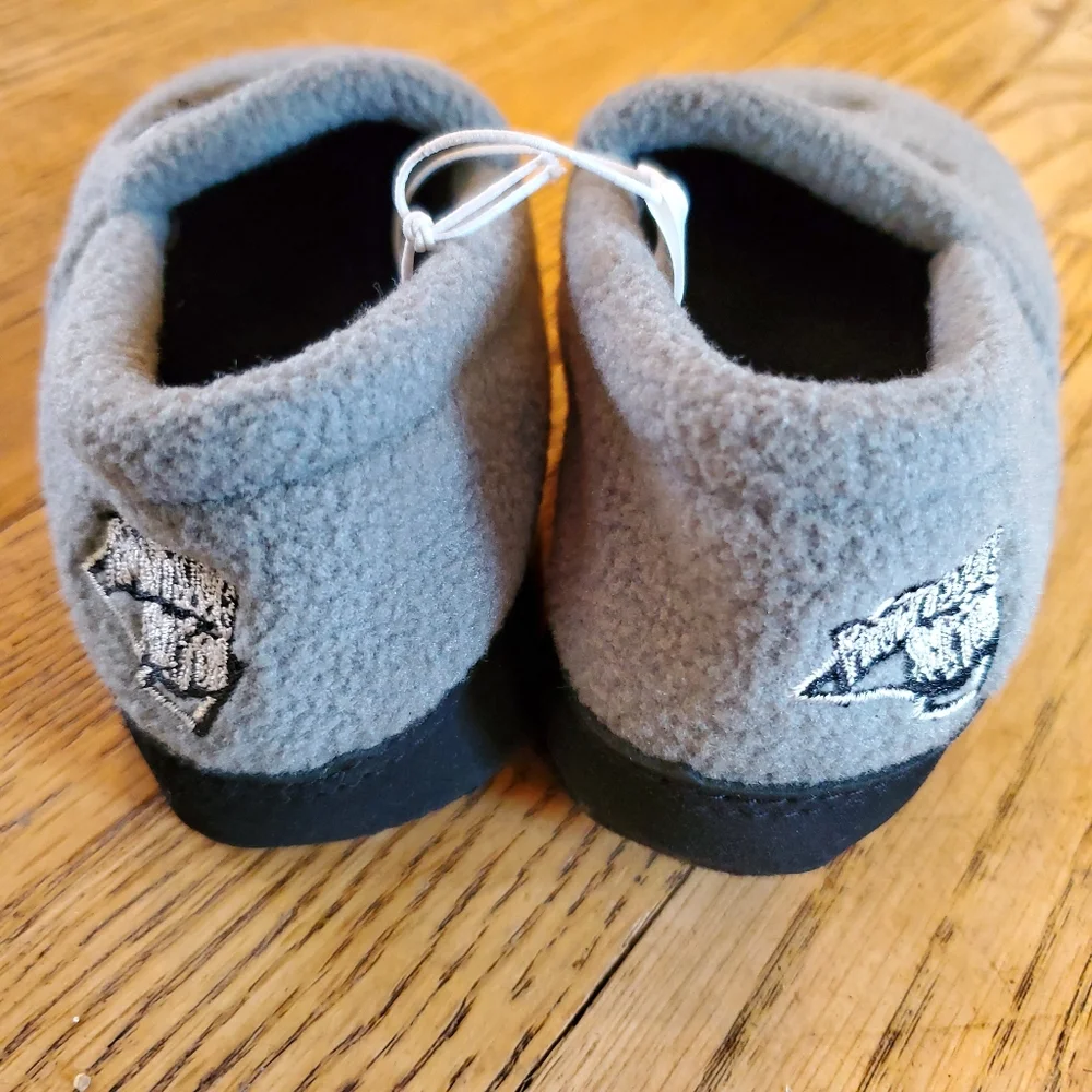 Vintage Boys' Old Navy grey fleece snowboarding slippers size S (7/8)